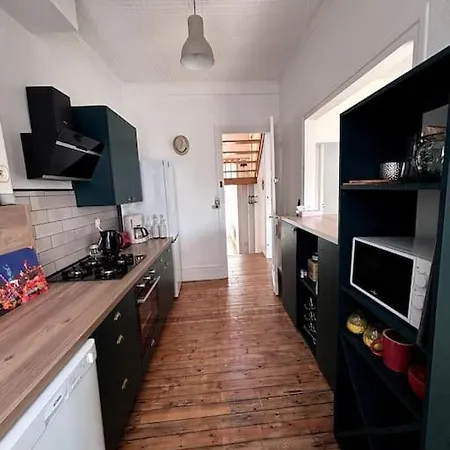 Ty Malo à Deux Pas De La *