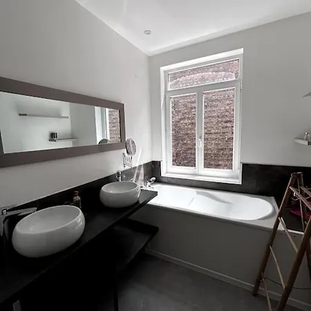 Ty Malo A Deux Pas De La *